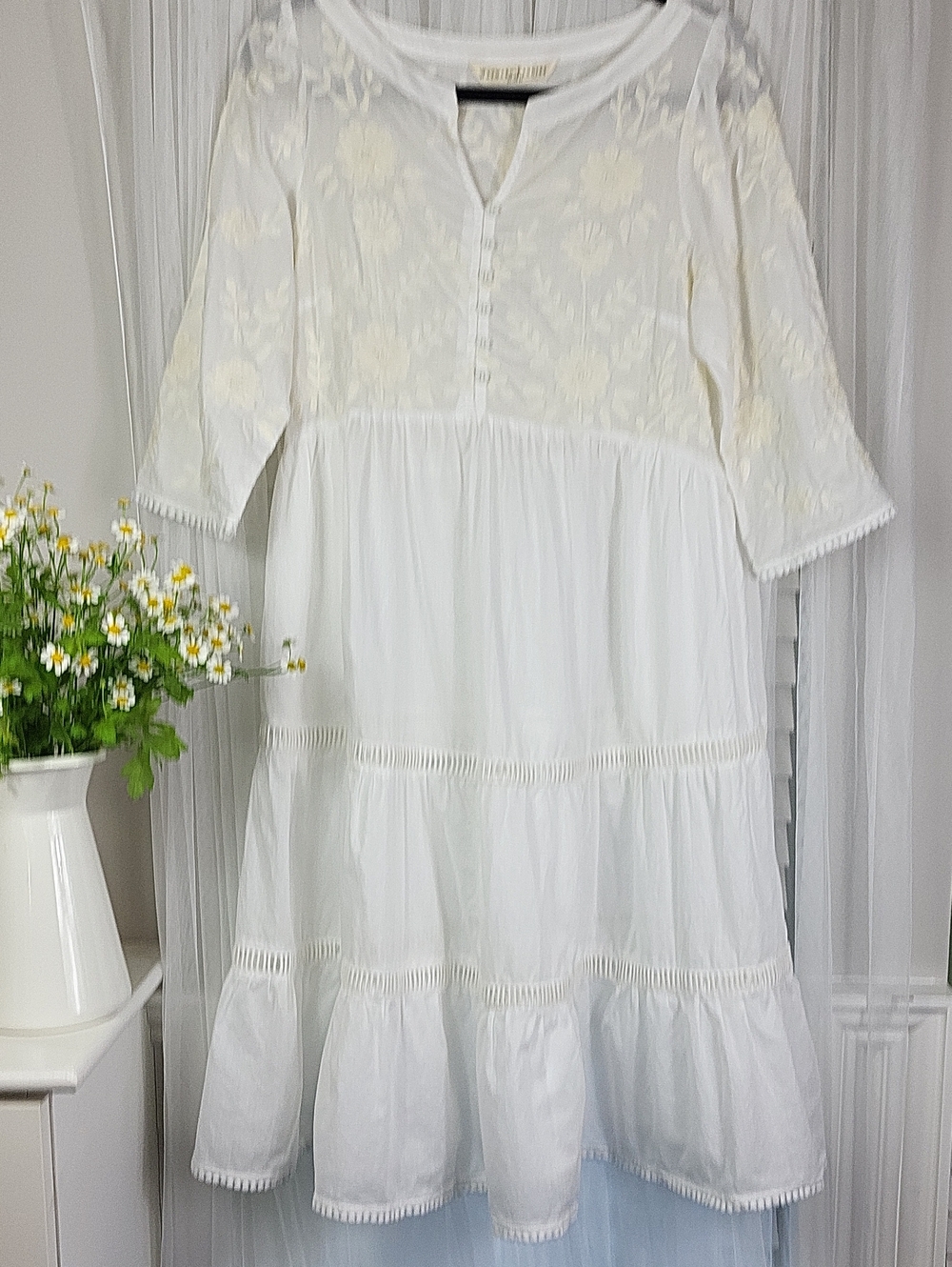 Wayward‎ Fancies White Embroidered Boho Tiered Dress. Size 8